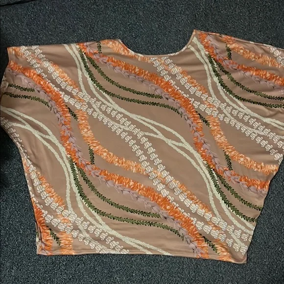 Hawaiian print Stylish Multicolor Top for Women - Picture 2 of 2